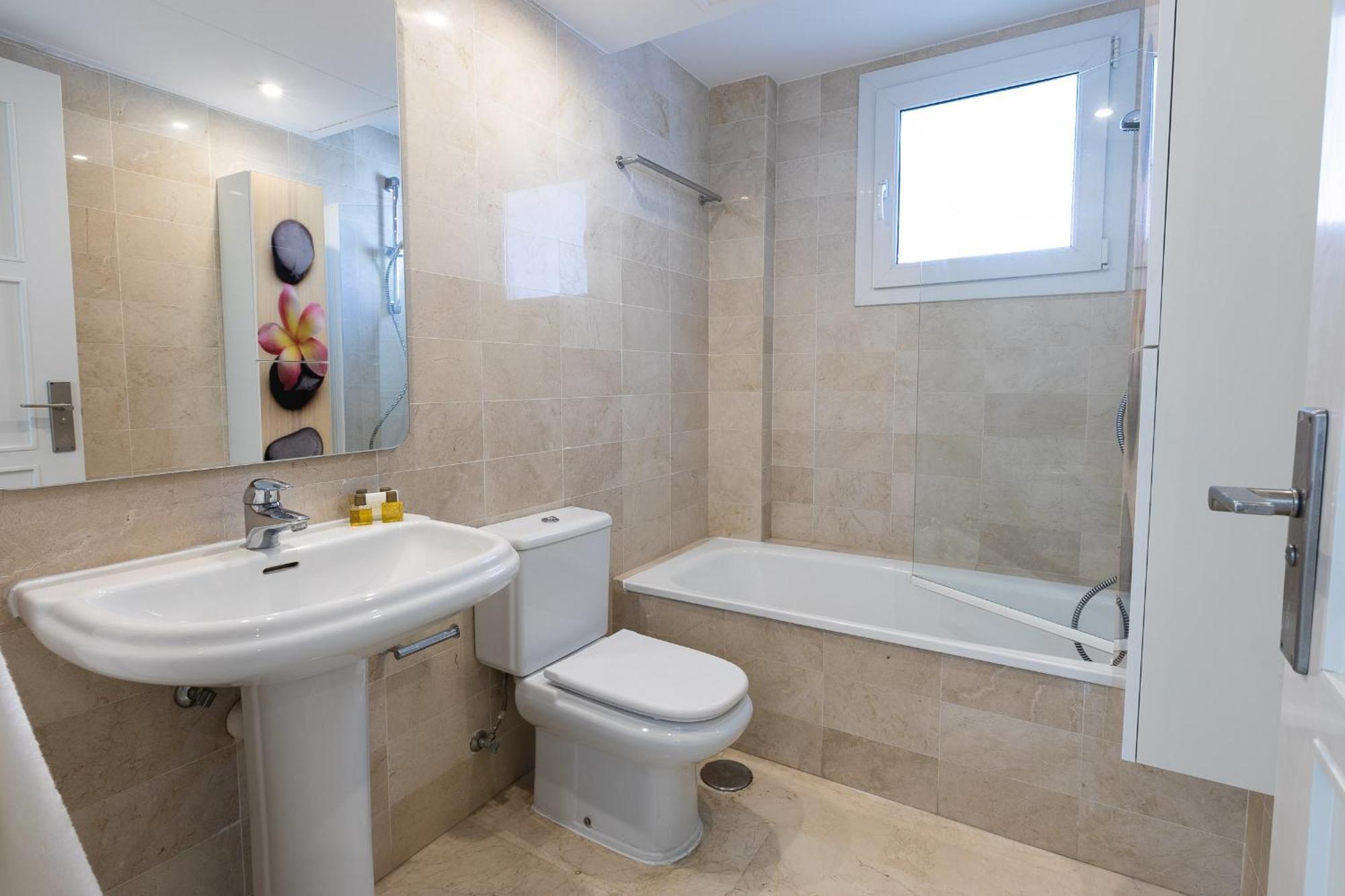 Vacation Marbella I Las Canas Beachfront Haven, Sea View, Jacuzzi, Golden Mile, Duplex Penthouse, 24-7 Security Διαμέρισμα Εξωτερικό φωτογραφία