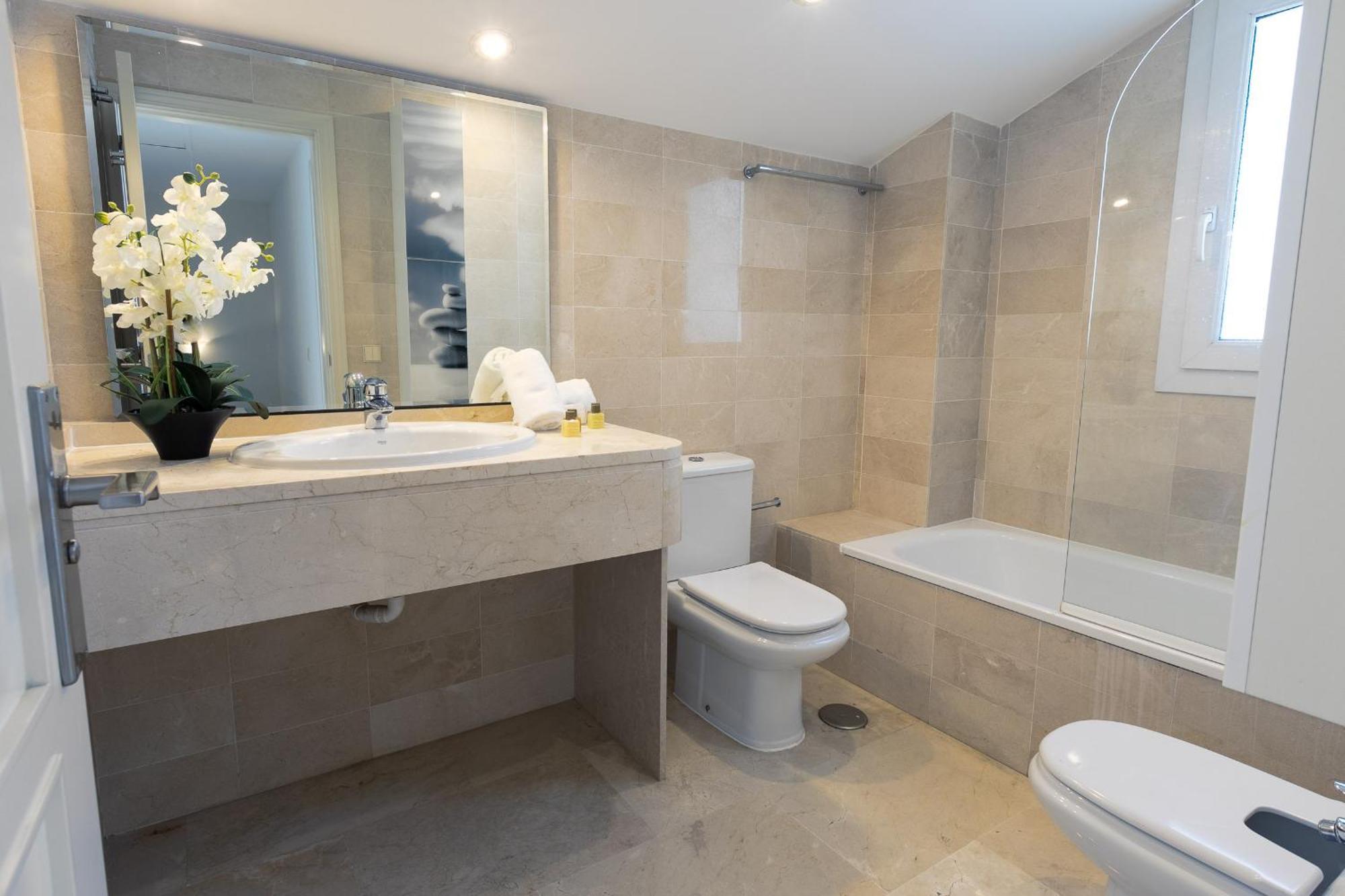 Vacation Marbella I Las Canas Beachfront Haven, Sea View, Jacuzzi, Golden Mile, Duplex Penthouse, 24-7 Security Διαμέρισμα Εξωτερικό φωτογραφία