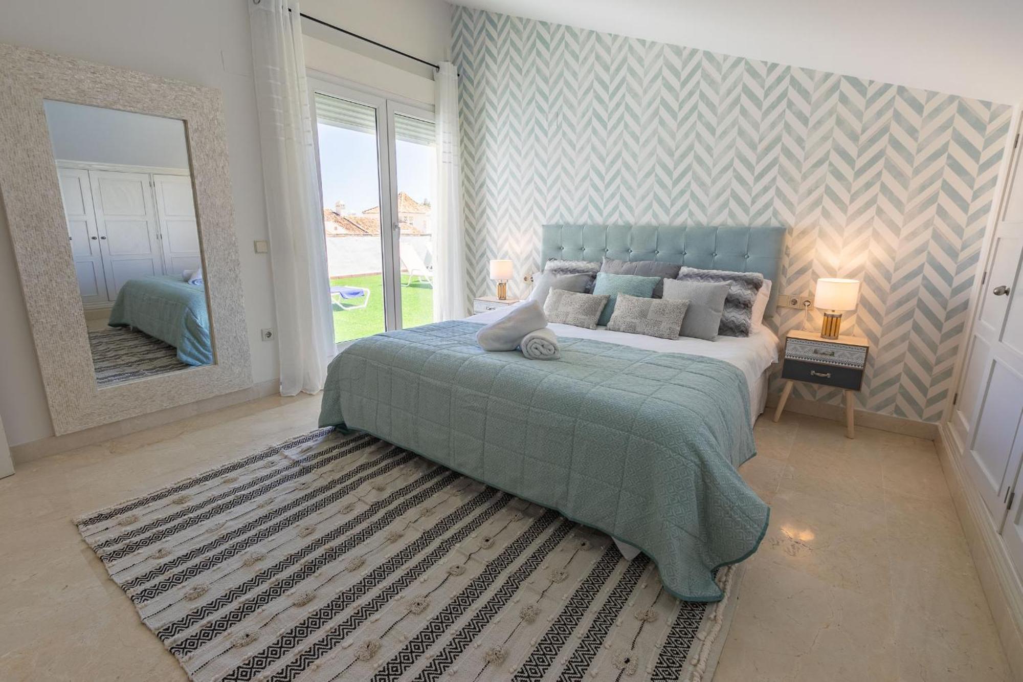 Vacation Marbella I Las Canas Beachfront Haven, Sea View, Jacuzzi, Golden Mile, Duplex Penthouse, 24-7 Security Διαμέρισμα Εξωτερικό φωτογραφία